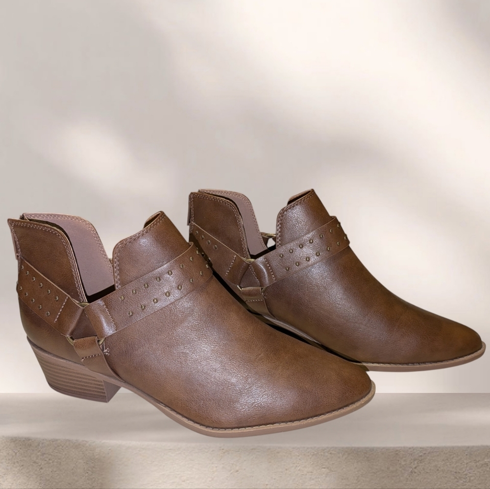 Brand New With Tags Soda Size 11 Brown Ankle Boots With Grommet Details